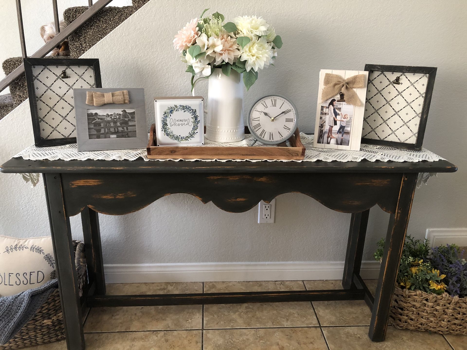 Farmhouse Table (In Victorville)