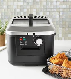 Mainstays 4-Liter Matte Black Electric Deep Fryer with Adjustable Temperature Control