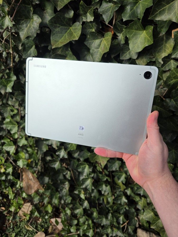 Samsung Tab S9 FE - Brand New, 128GB, Unlocked