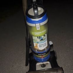 Bissell CleanView Rewind Pet Vaccum Cleaner
