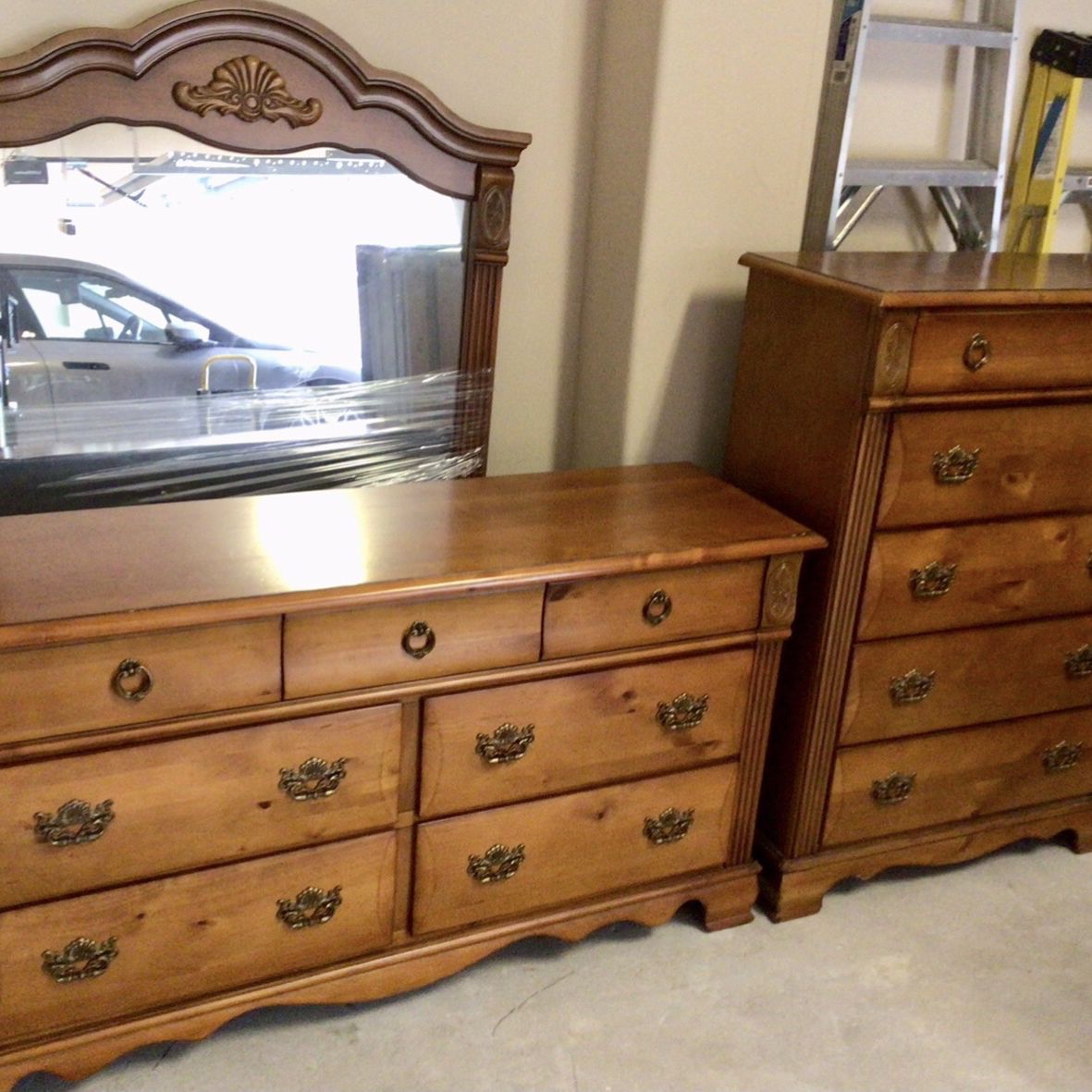 Dresser With Mirror and Chest Drawer