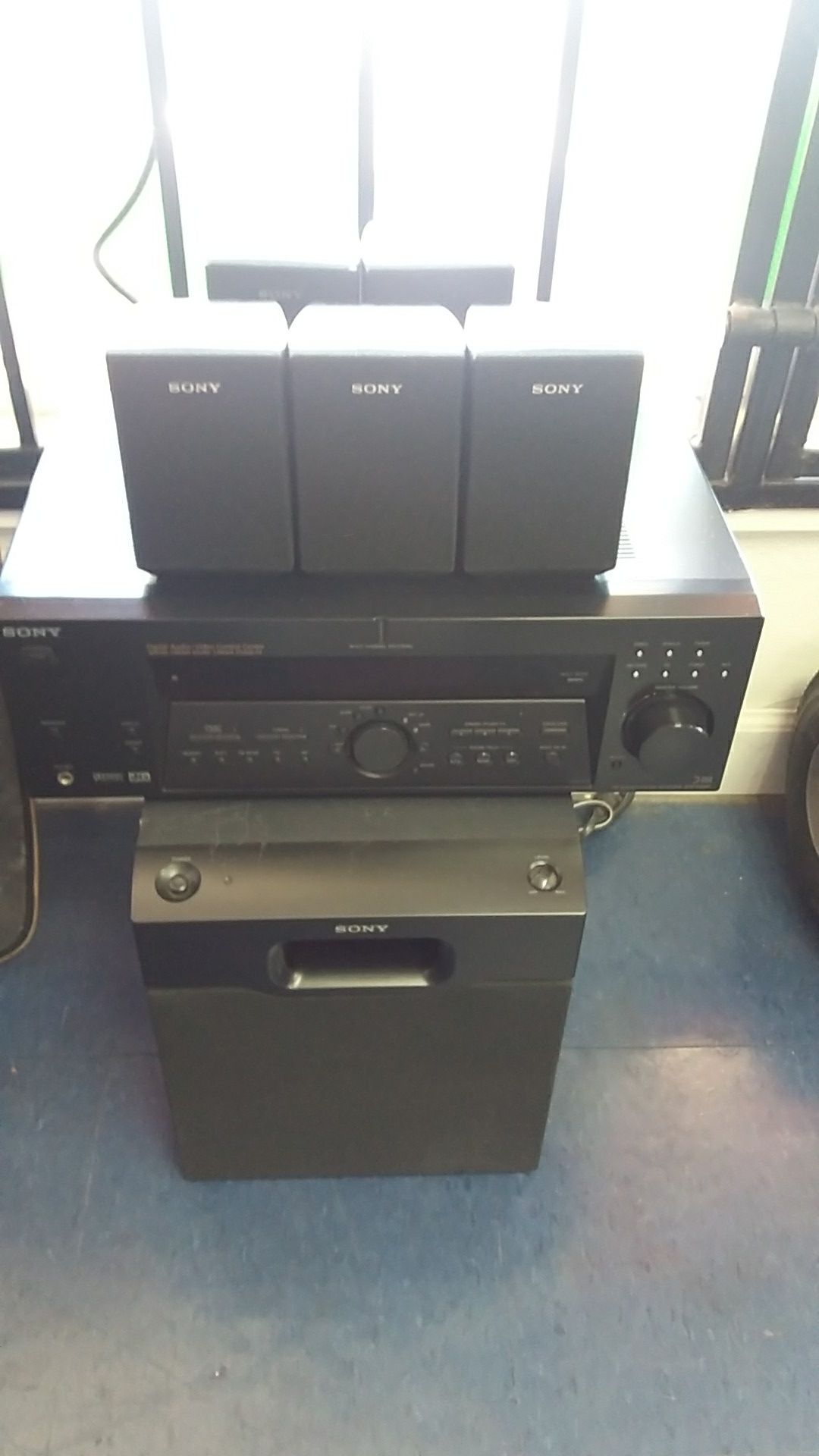 Sony strk502p stereo receiver 5.1 sound system with 5 speakers