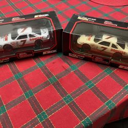 Racing Champions 1991 & 1992 Alan Kulwicki Hooters. 1/24