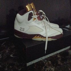 Women Jordan 5's size 9  and  7 in Mens
