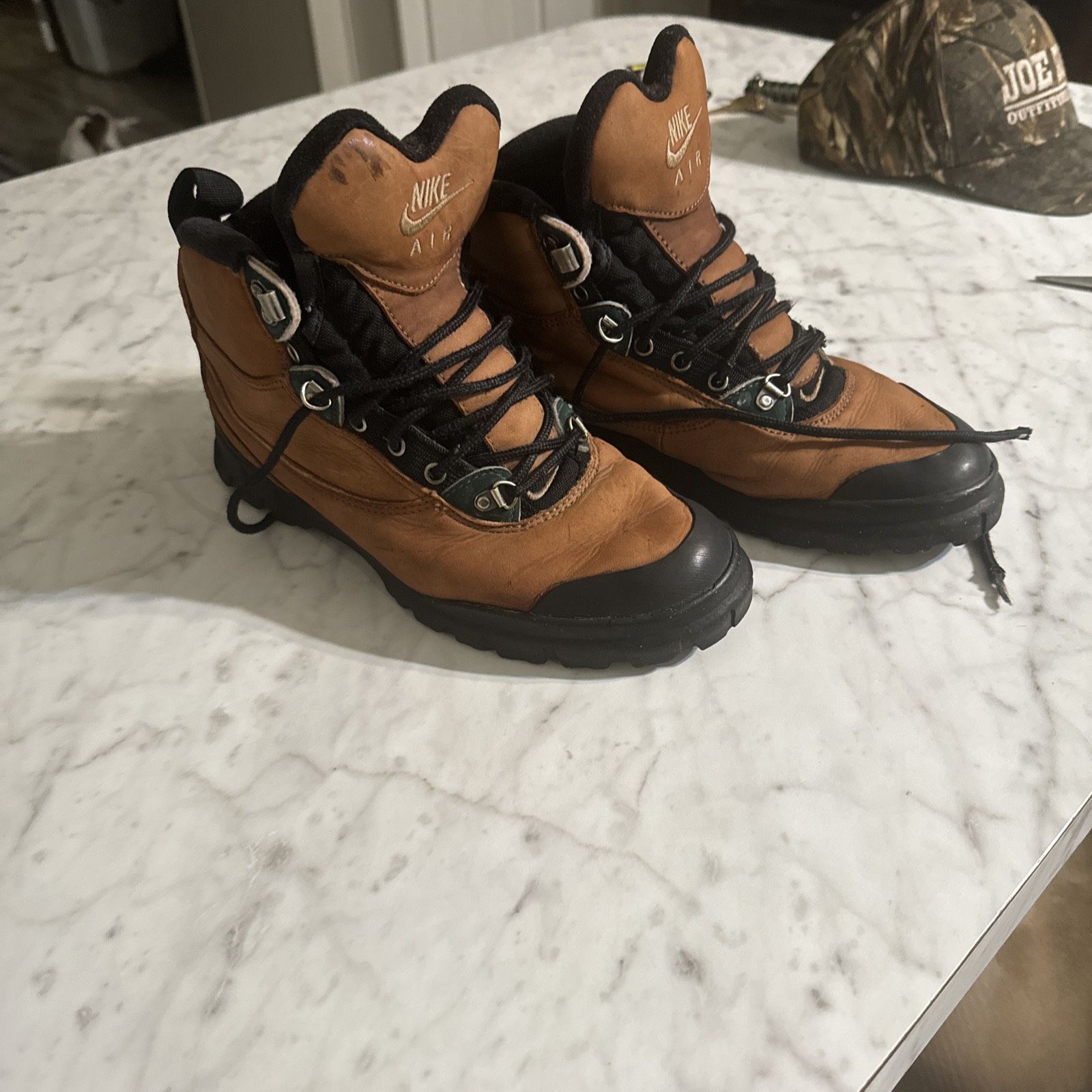 Vintage 90s nike Air ACG Koankee Hiking Boots Size 7.5 Women’s.