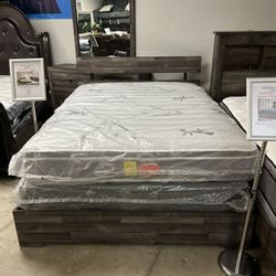 Queen 4pcs Bedroom Set Bedframe Dresser Mirror Nightstand 