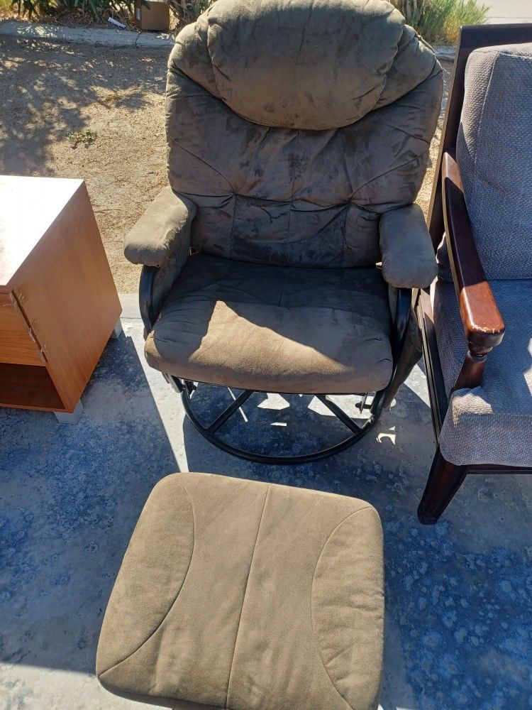 2 Pc Rocking Chair