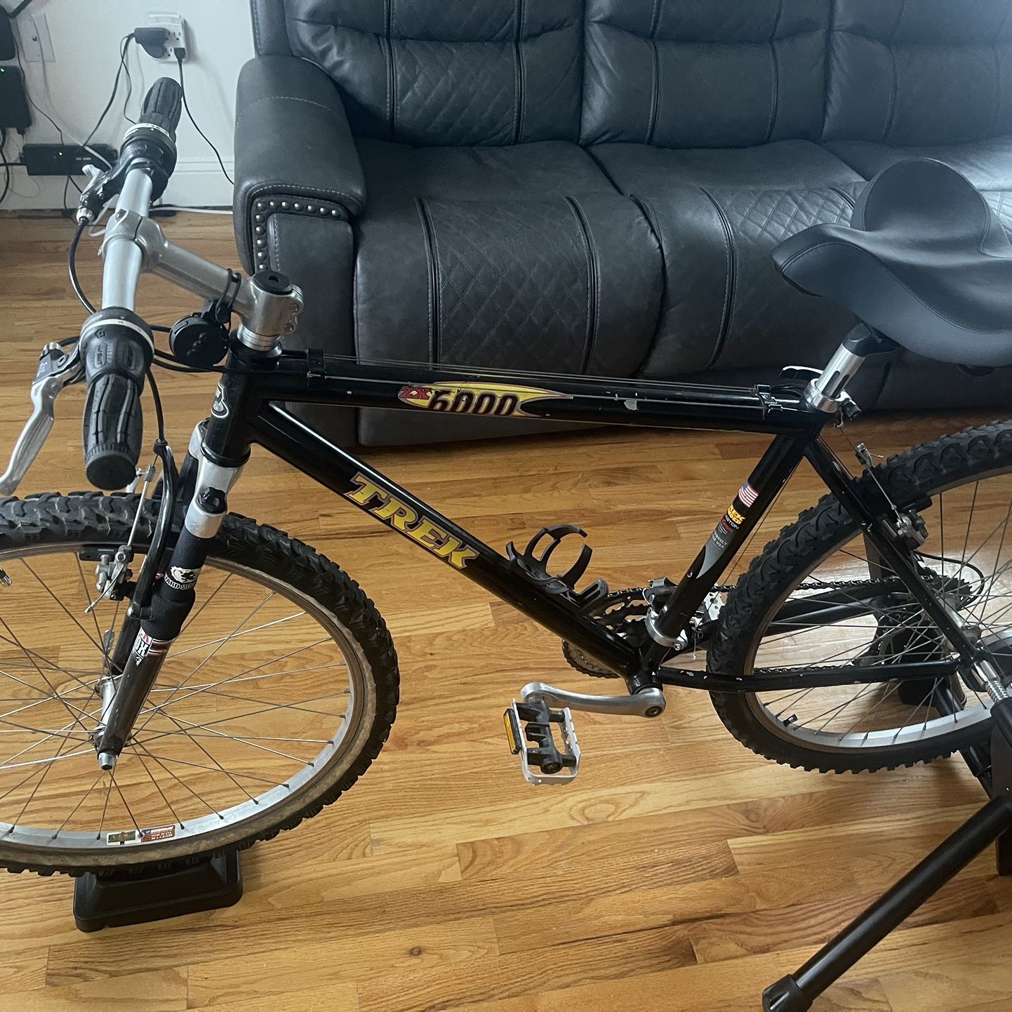 Trek 6000 Mountain Bike”NOT THE BIKE TRAINER” for Sale in Staten