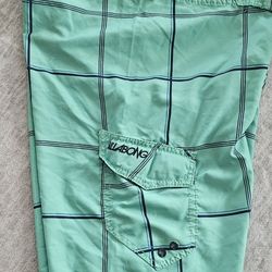 Men's Green BillaBong  Bathing Suit - Size Men's 30/31