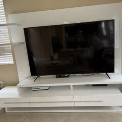 Modern White Entertainment Center / TV Stand – Great Condition