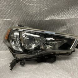 2014,2015,2016,2017,2018,2019,2020 Toyota 4Runner Right Headlight