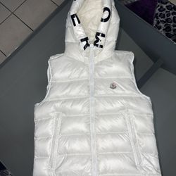 〽️〽️ Moncler padded Montreuil Vest Cream〽️〽️