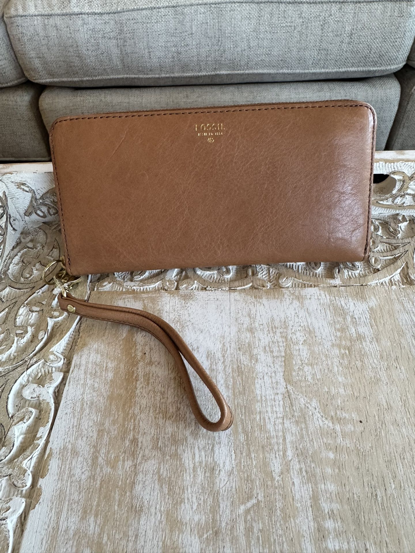 Fossil Leather Clutch Wallet/ Wristlet