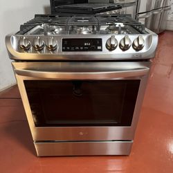 LG 5-burner gas stove in perfect working condition. Delivery and installation available with a 3-month warranty.