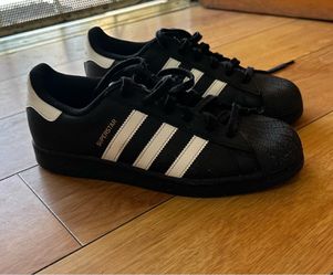 Black Adidas Superstar sneakers Size 6 1/2