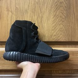 Yeezy 750 Triple Black Size 10