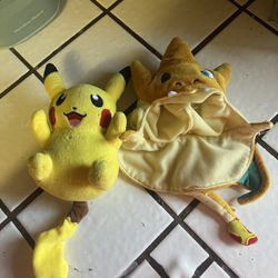 Pokemon Pikachu Charizard Plushie 