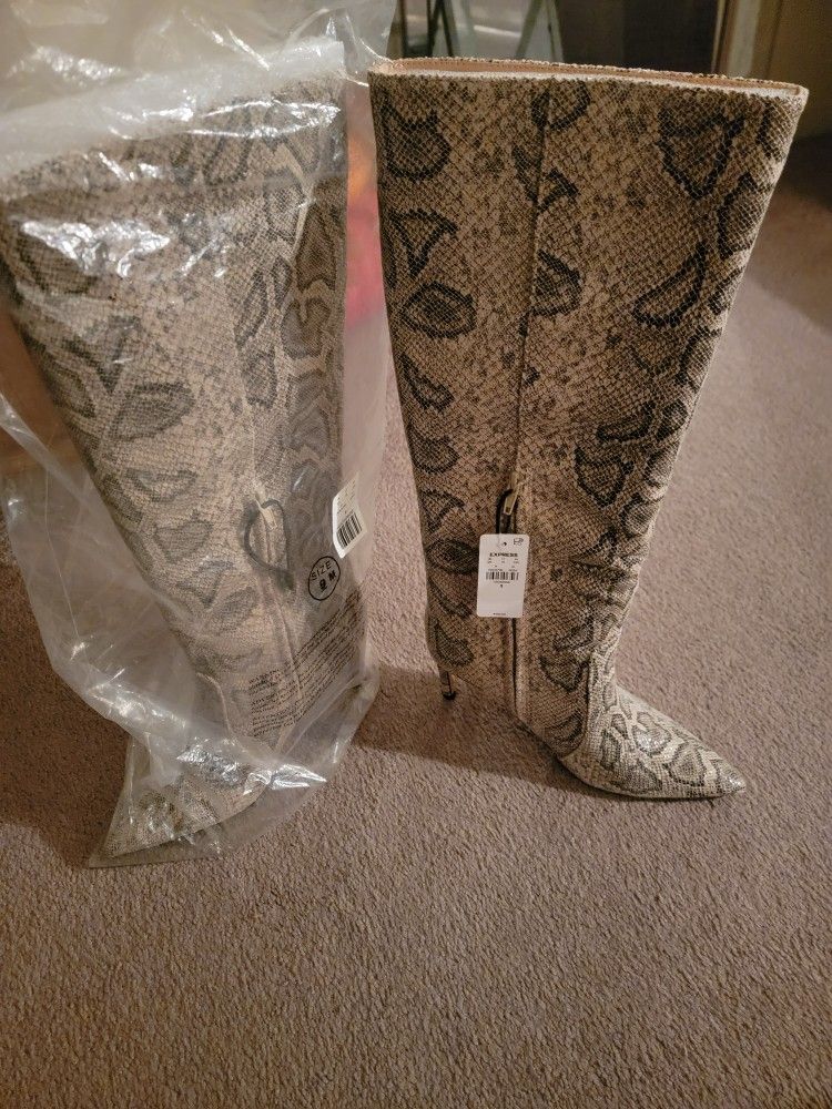 EXPRESS Ladies Snake Print Boots (New)