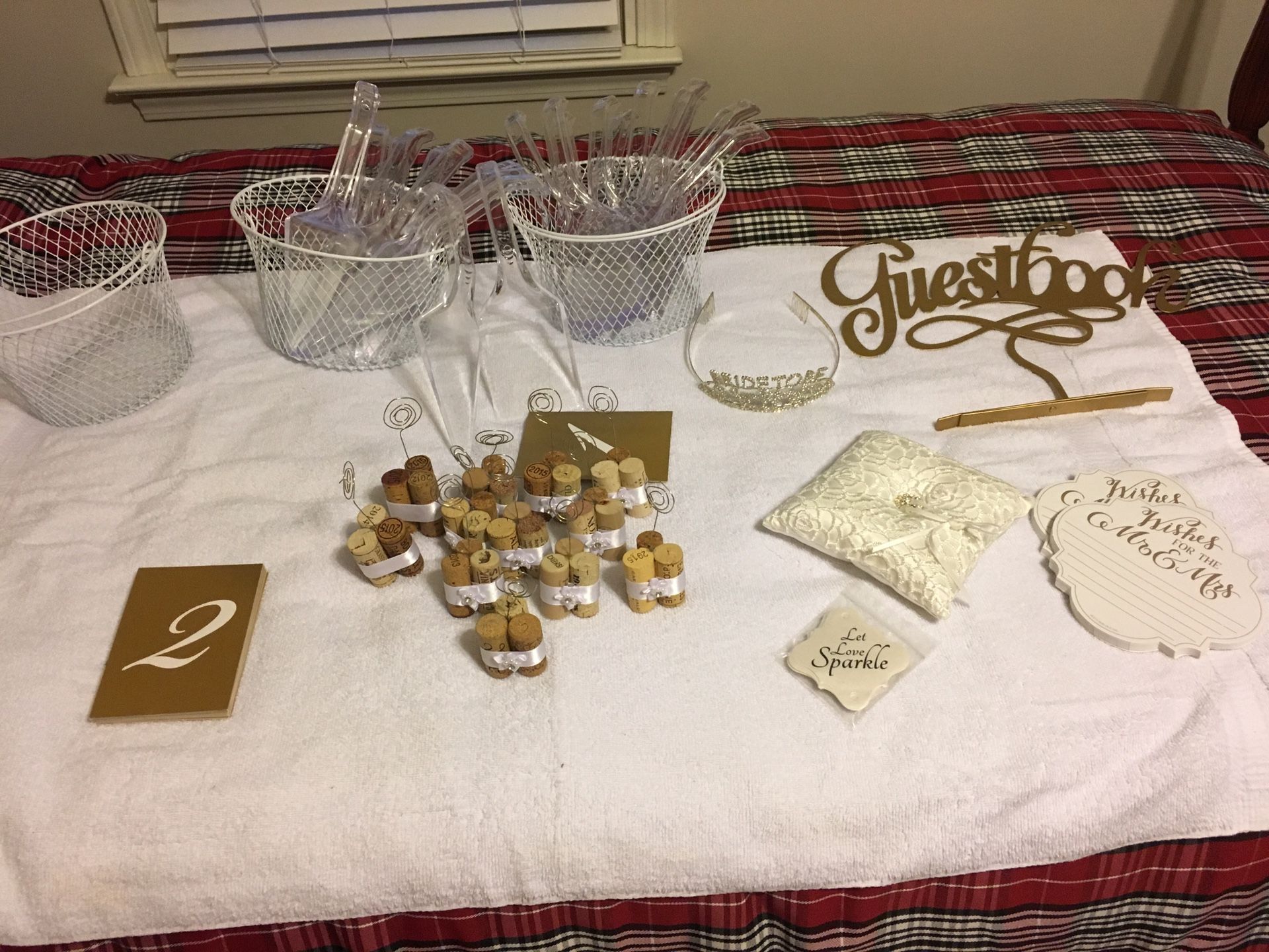 Wedding items - smoke-free