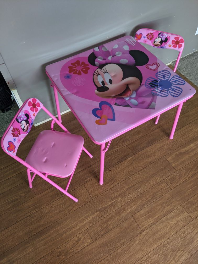 Minnie mouse girls pink table with padded top