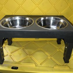 Adjustable stand & food bowls