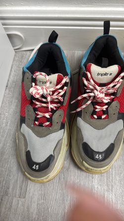 Men’s Sneakers, Size 45, Good Condition  For sale: men’s sneakers, size 45, in good condition. Clean, comfortable, and ready to wear. Normal signs of 