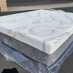 Cal King Organic Cool Gel Memory Foam!!