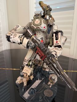 Titanfall Collector’s Edition Atlas Titan Statue