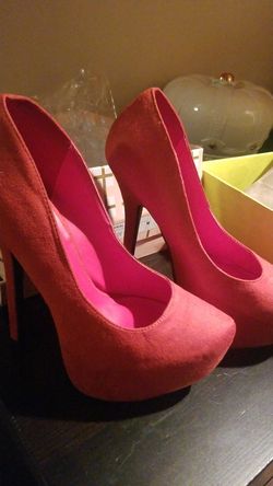 New never worn. Size 7