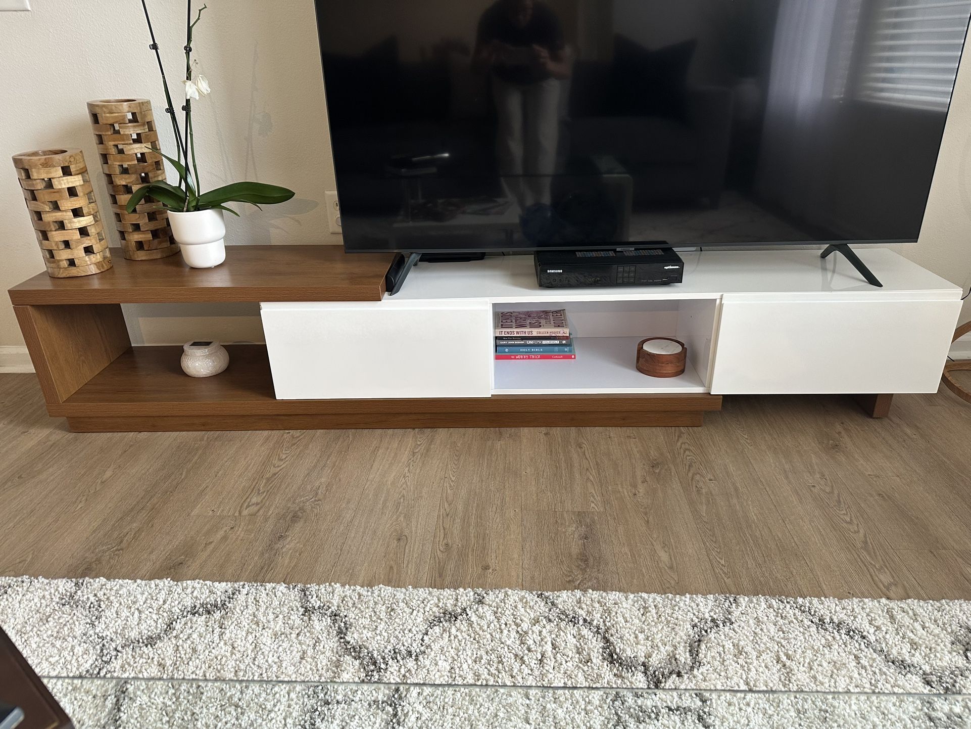 Contemporary Extendable TV Stand with Drawers