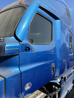 Freightliner Door 