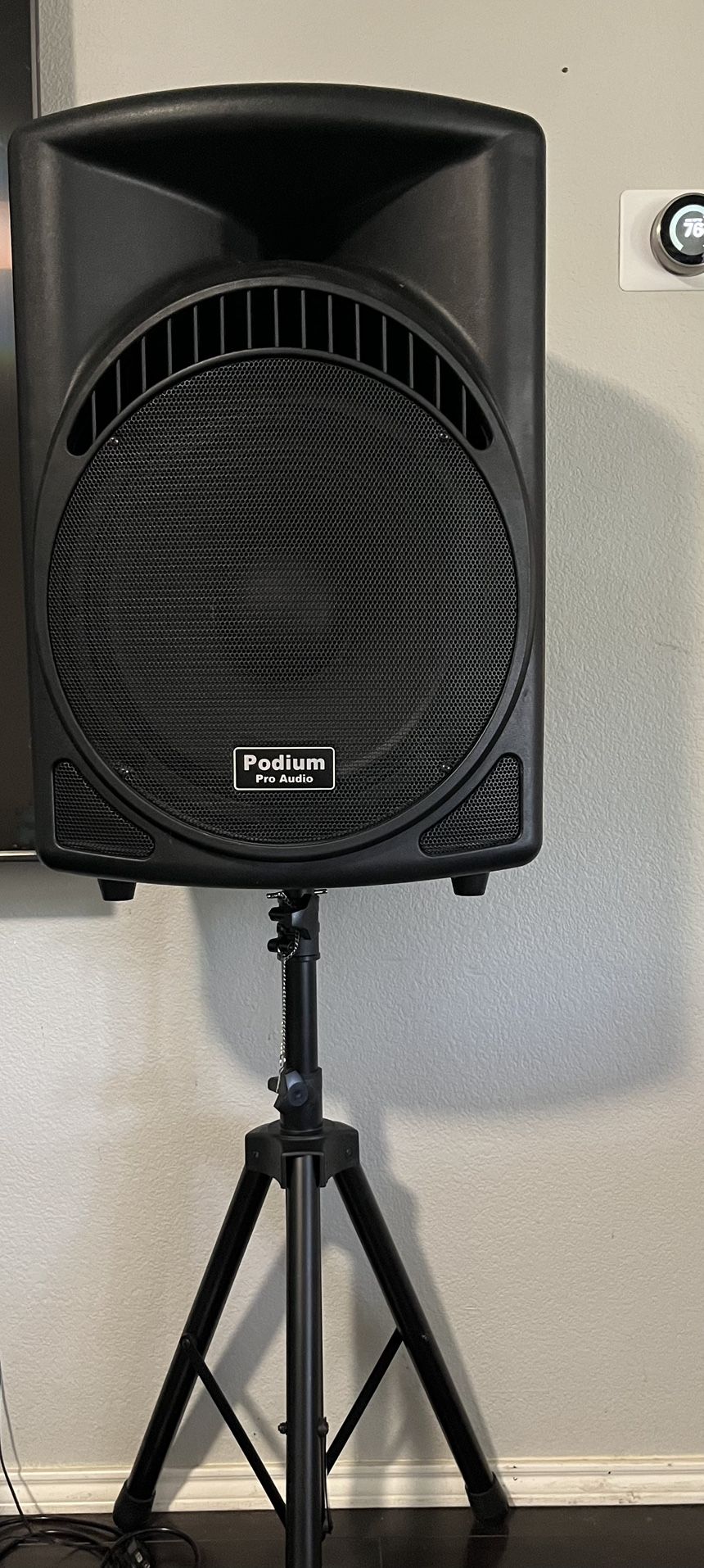Power Speaker And Wireless Microphone