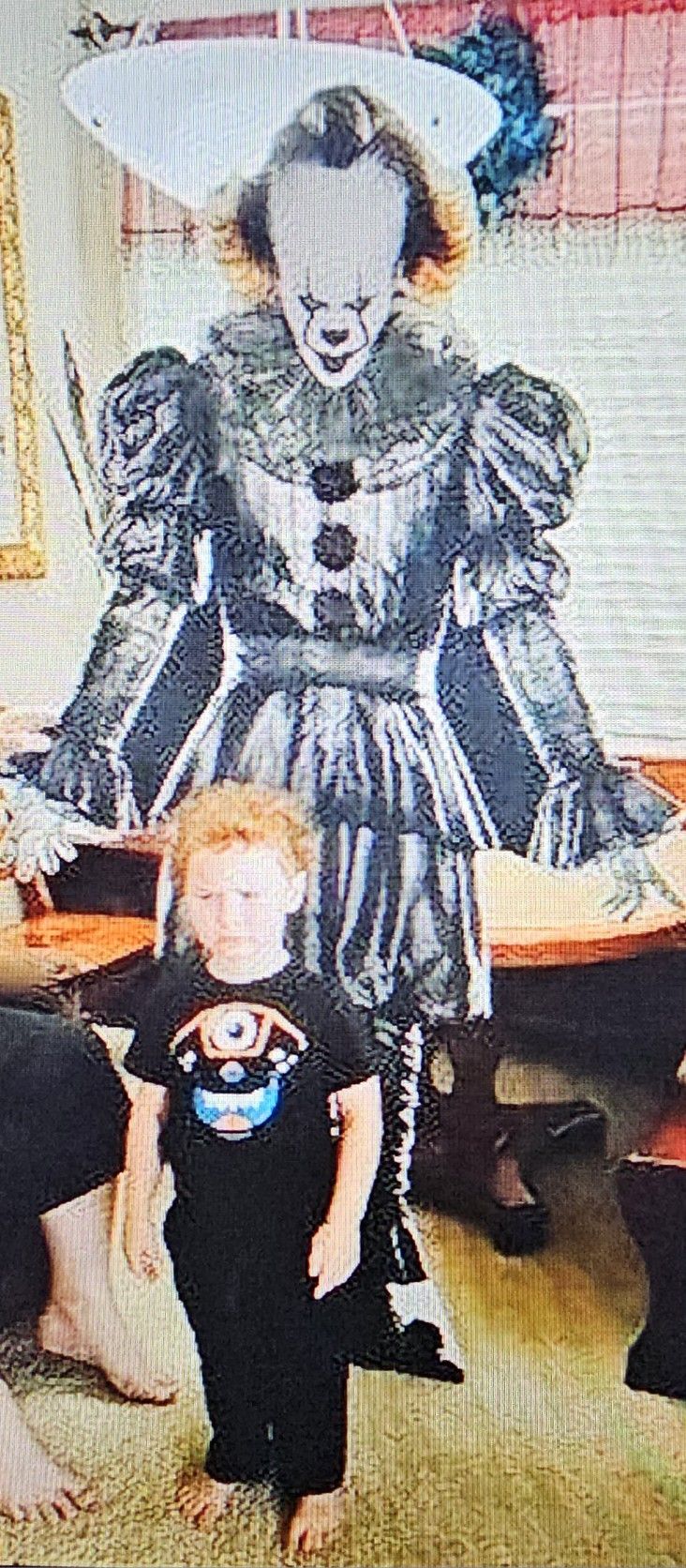 Life Size PENNYWISE Cardboard CUTOUT. 