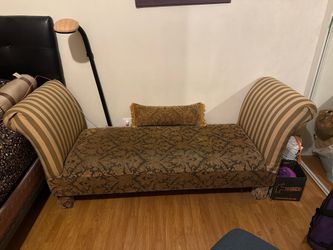 Elegant Chaise Lounge with Cushions Must Pick Up Today Or Tomorrow