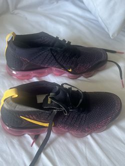 Nike Vapor max size 8. Asking 135