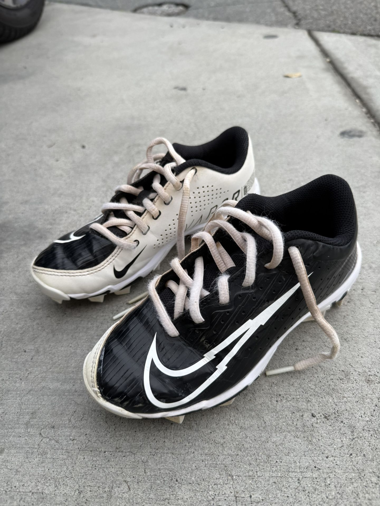 Kids Nike Baseball Cleats