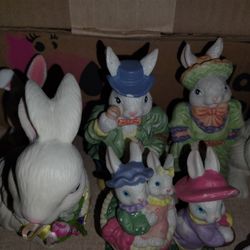 Vintage Rabbit Figurine Lot  All In Great Shape
