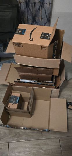 Free Small boxes, great for moving small things