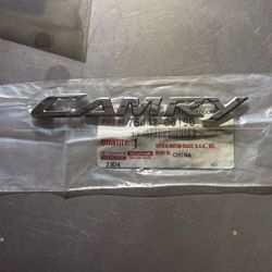 Genuine OEM Toyota 75(contact info removed)0 "CAMRY" Rear Trunk Nameplate Emblem 2012-17 Camry