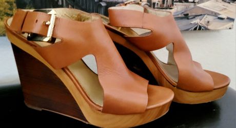 EUC Sz 8 Michael Kors Leather & Wood High Wedges