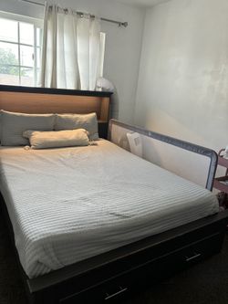 Queen Bed Set