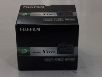 Fujifilm FinePix S5 Pro DSLR Camera – Nikon F Mount Great Condition w/ Box
