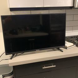 32in Hisense Roku Tv