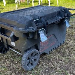 Craftsman Storge Box Whit Whells 