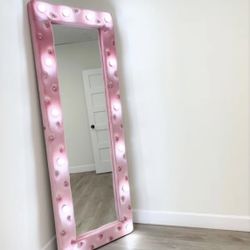 Princess Mirror 27.5" W x 78" H Free Delivery 🚚 