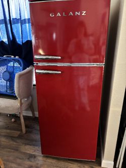 Galanz RETRO STYLE REFRIGERATOR