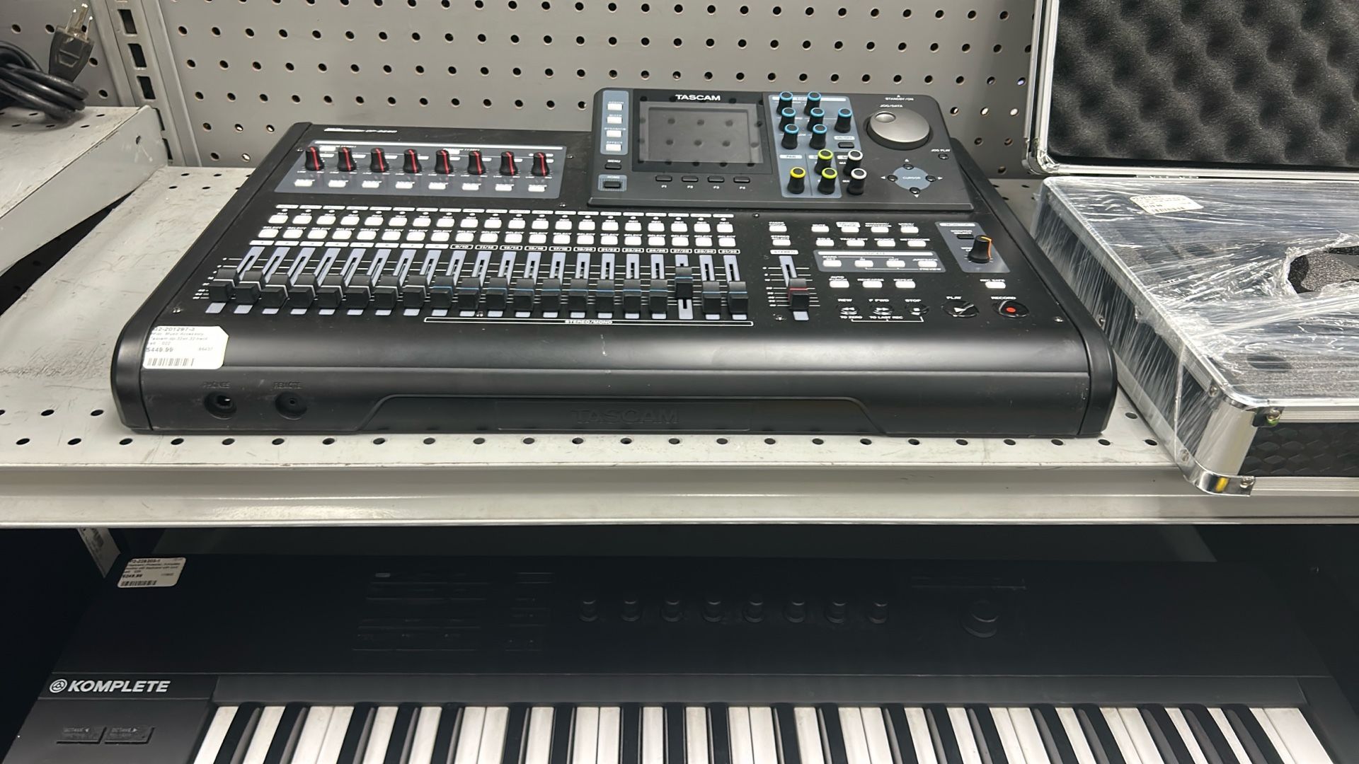 Tascam DP-32SD 32-Track Digital Portastudio