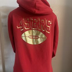 49ers women’s sweater size large used but great condition. 