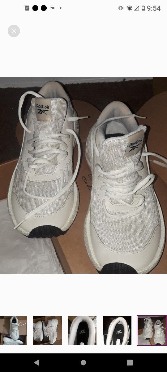Women's Reebok Metreon size 10