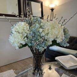 Flower + Vase 